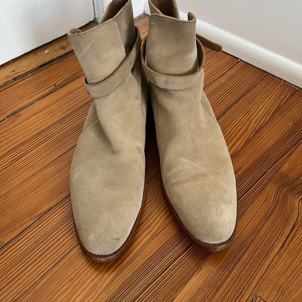 Taft Dylan Boots in Beige Suede